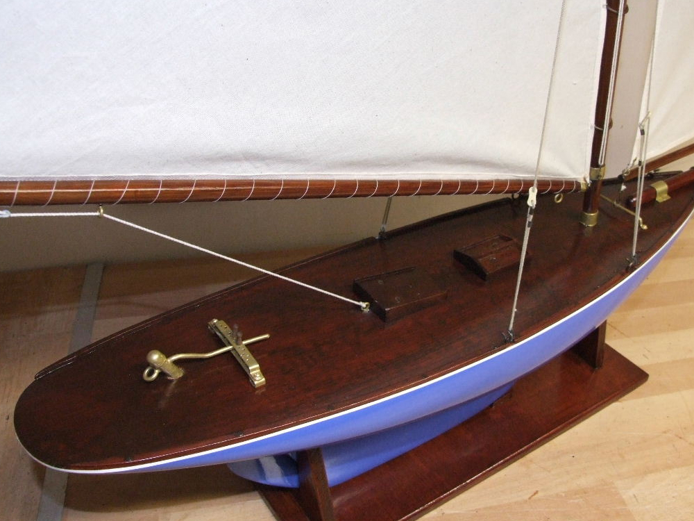 Professional Model Yacht Repairs